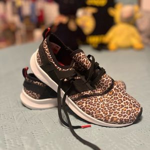 Women’s Cheetah New Balance Tennis Shoes